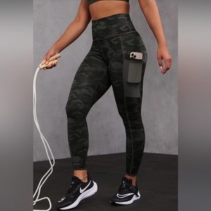 Camo Fabletics leggings